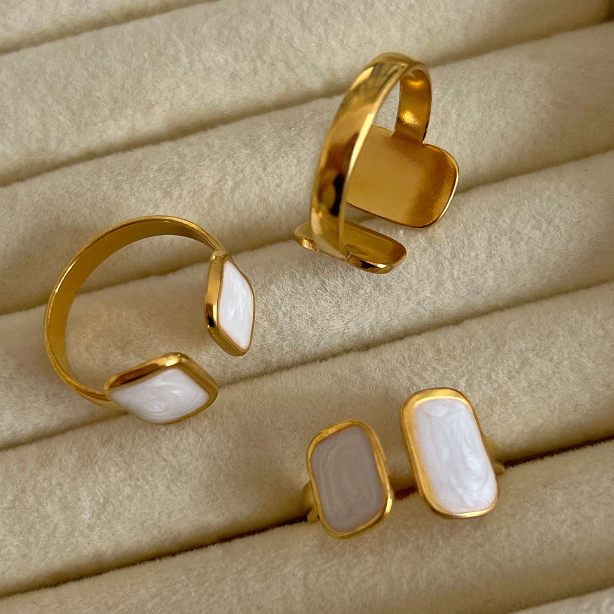 Anillo Rectangle White Drip Oro